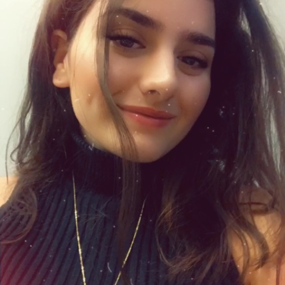 Meet your Posher, Carley - Picture 3 of 4